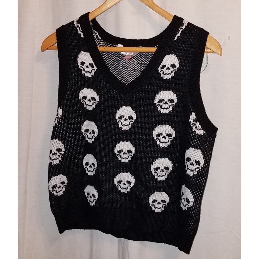 No Boundaries Sweater Vest YOUTH  Large 11/13 Skulls Grunge  Goth Scary Knit Y2K
